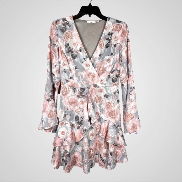 Fransesca’s Mi Ami Dress Size Medium Pink & Gray Floral Fit & Flare Coquette - Picture 2 of 8